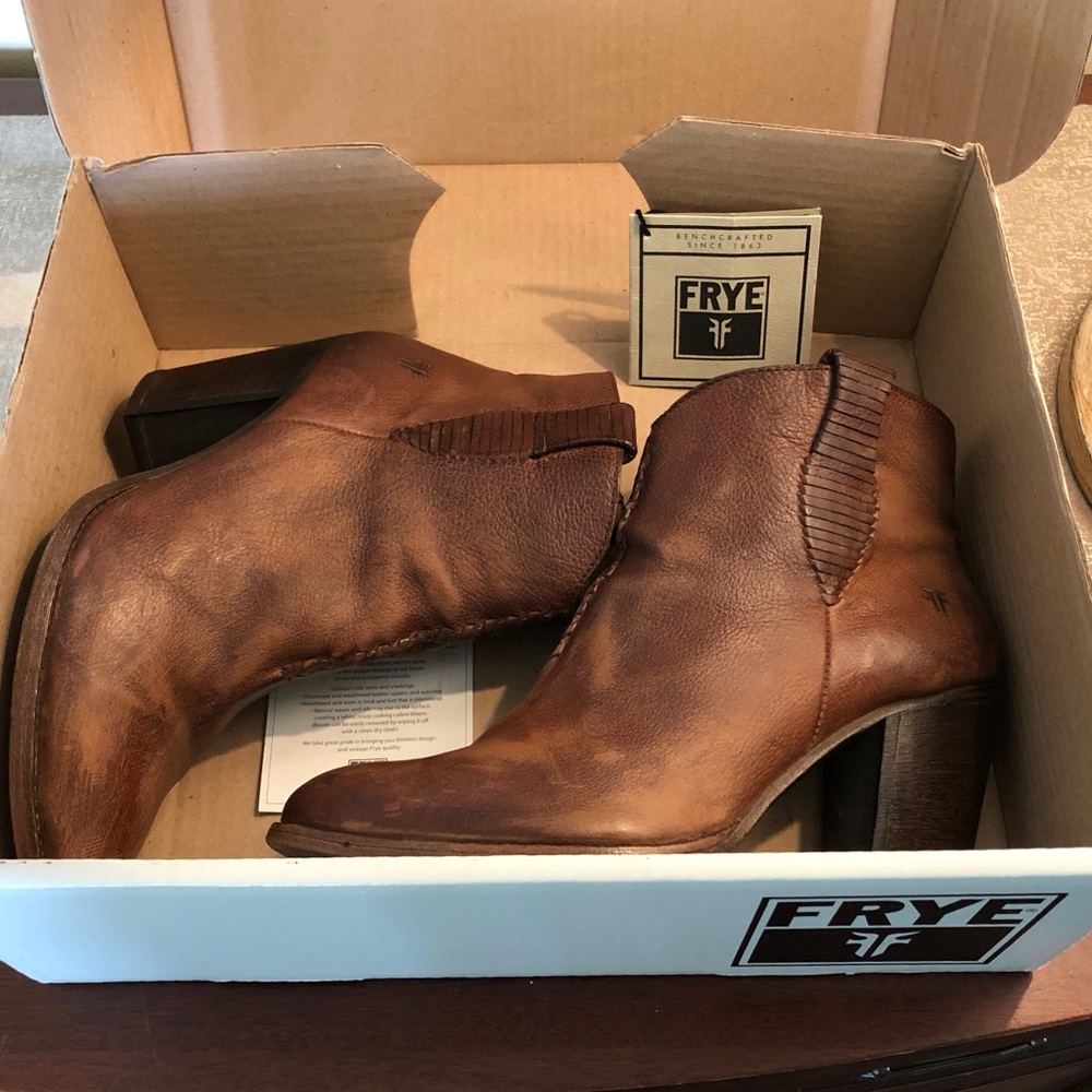 ⭐️ SOLD!! Frye Ilana Whipstitch  Ankle Boot ⭐️